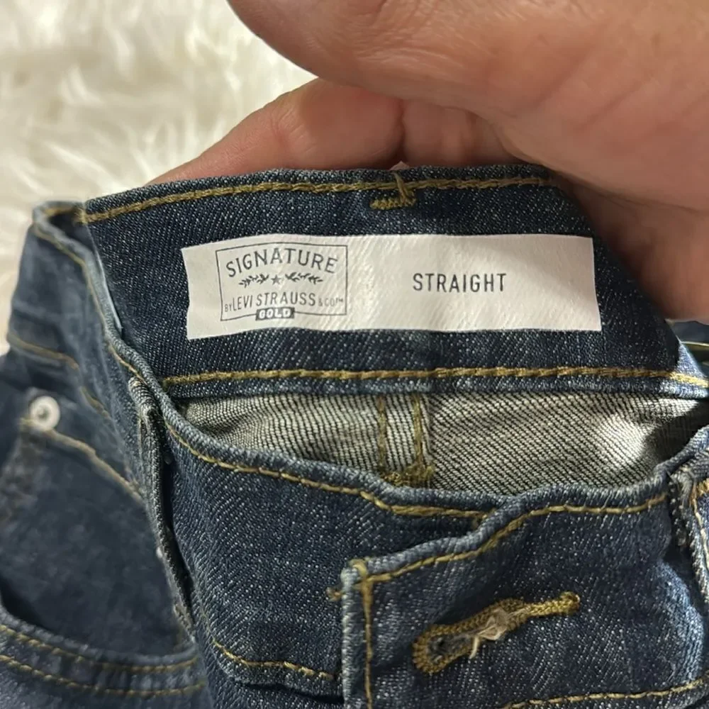 SIGNATRE by LEVI JEANS SIZE 16